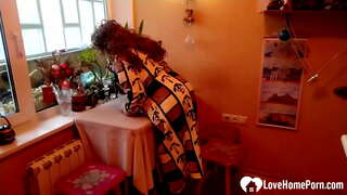 Ага болгон ысык асты ич кийим жана байпак, анткени мага пришлось катуу трахнуть анын