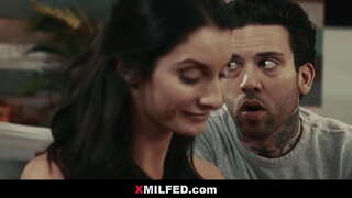 ���ိုဇနီးနှင့်နောက်တစ်စုံထောက်-XMILFED.com