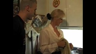 La madre di un figlio e il suo amico