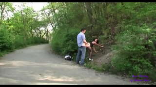 ���्रथम, ते एकमेकांना स्पर्श एक बार मध्ये आणि नंतर ते जा चोदन सार्वजनिक गार्डन्स